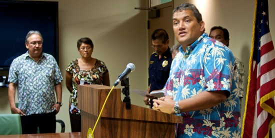 Mayor Billy Kenoi talks about the free holiday shared ride taxi program. Photography by Baron Sekiya, Hawaii 24/7.