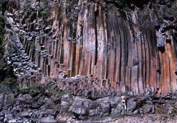 columnar basalts_J Anderson_UHH 3885 copy Colonnades in a basaltic lava flow downstream of Boiling Pots on the Wailuku River. Photo courtesy of James Anderson, UH-Hilo.