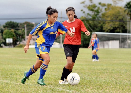 20081209-hilo-sjs_scg_001 Hilo and St. Joseph during BIIF girls soccer action.