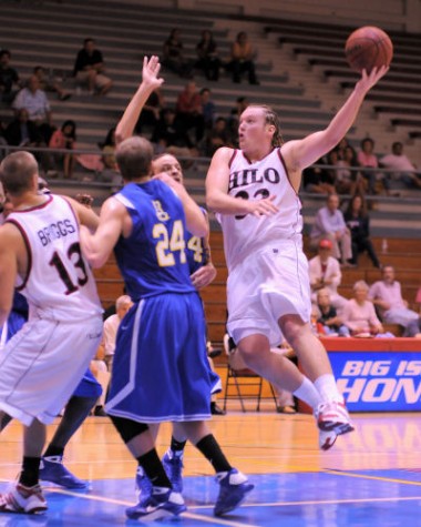 x-demaestri_001 Jay DeMaestri, scored 32 points, went 8 for 12 from the 3 point line setting a school record for the most 3 pointers in a game.