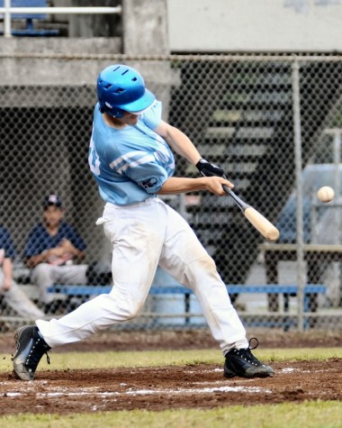 rnm-090219_0003 Kealakehe's Tanner Benbow doubles to lead off the third inning.