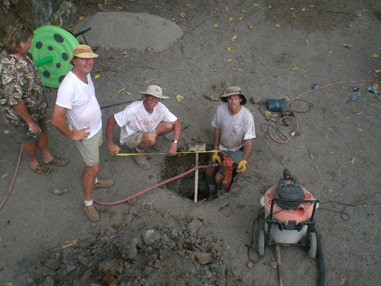 kamakanadirt Volunteers take a break and flash some smiles during their weekend work. (Photo courtesy of Cliff Kopp)
