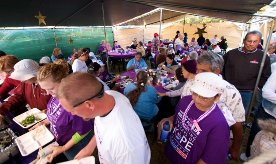 20091017_relay-for-life-waimea00101 Cancer survivors and caregivers enjoy a dinner at Waimea Park before the Relay for Life.