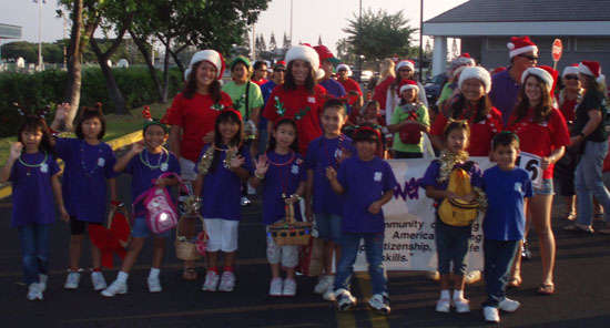 4HParade The Busy Bee Buddies and the Kona 4-H Federation marched in the annual Christmas Parade. (Hawaii 24/7 photo courtesy of Margaret Masunaga)