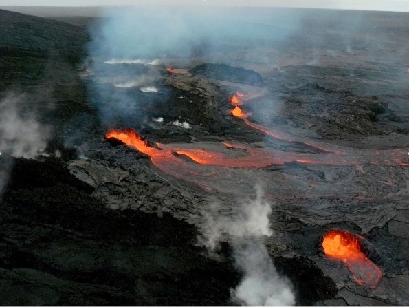 20110804_kilauea-eruption Photo taken morning of Aug. 4 of new Pu‘u ‘Ō‘ō eruption, courtesy Greg Santos/Hawai‘i Volcanoes National Park