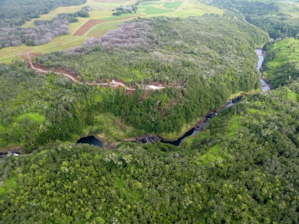 KapohoKine-HonoliiMountain-LookingMakai Honolii Stream and the Honolii Mountain Outpost zipline operations site in Paukaa. Photo special to Hawaii 24/7.