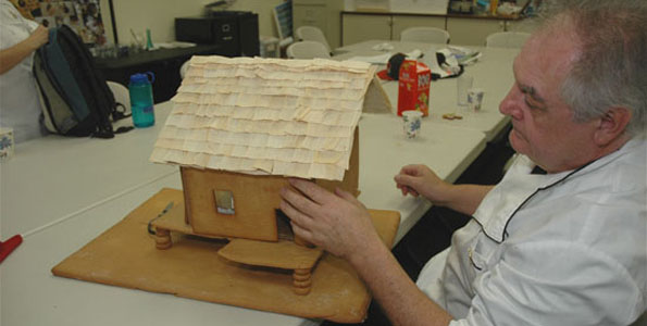 GingerbreadHouseMaking2011_t