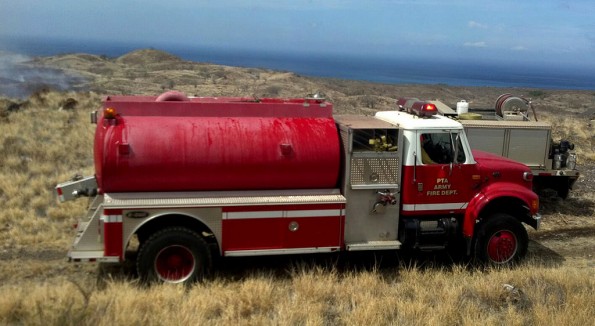 20120218_waikoloa-fire-pta-tanker A water tanker from Pohakuloa Training Area joins County fire crews battling the blaze. Photo by Bonnie Palos | Special to Hawaii 24/7