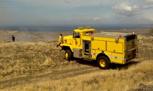 20120218_waikoloa-fire-tanker A Tanker unit brings water out to the scene of a wildfire in Waikoloa. Photo by Bonnie Palos | Special to Hawaii 24/7