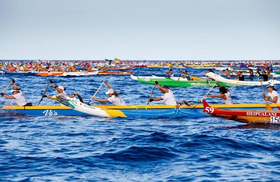 2012 Queen Liliuokalani wahine long distance outrigger canoe race. (Photo courtesy of Kai Opua Canoe Club)