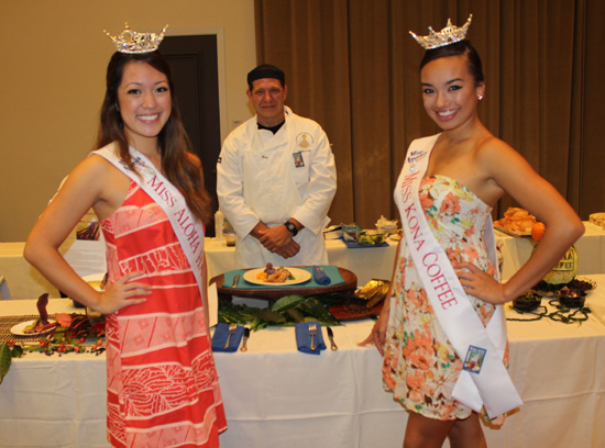 Alyssa Ishihara and Jeanne Kapela pose during one of their many public appearances. (Hawaii 24/7 photo by Karin Stanton)