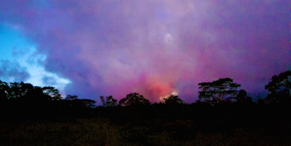 The glow from the Kilauea June 27th Lava Flow could be seen from Cemetery Road in Pahoa Sunday night (Sept 21). Photography by Baron Sekiya | Hawaii 24/7