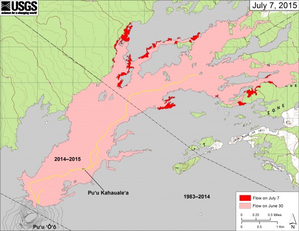 This map shows recent changes to Kīlauea’s active East Rift Zone lava flow field. The area of the flow on June 30 is shown in pink, while widening and advancement of the flow as of July 7 is shown in red. The yellow line is the active lava tube. Puʻu ʻŌʻō lava flows erupted prior to June 27, 2014, are shown in gray.
